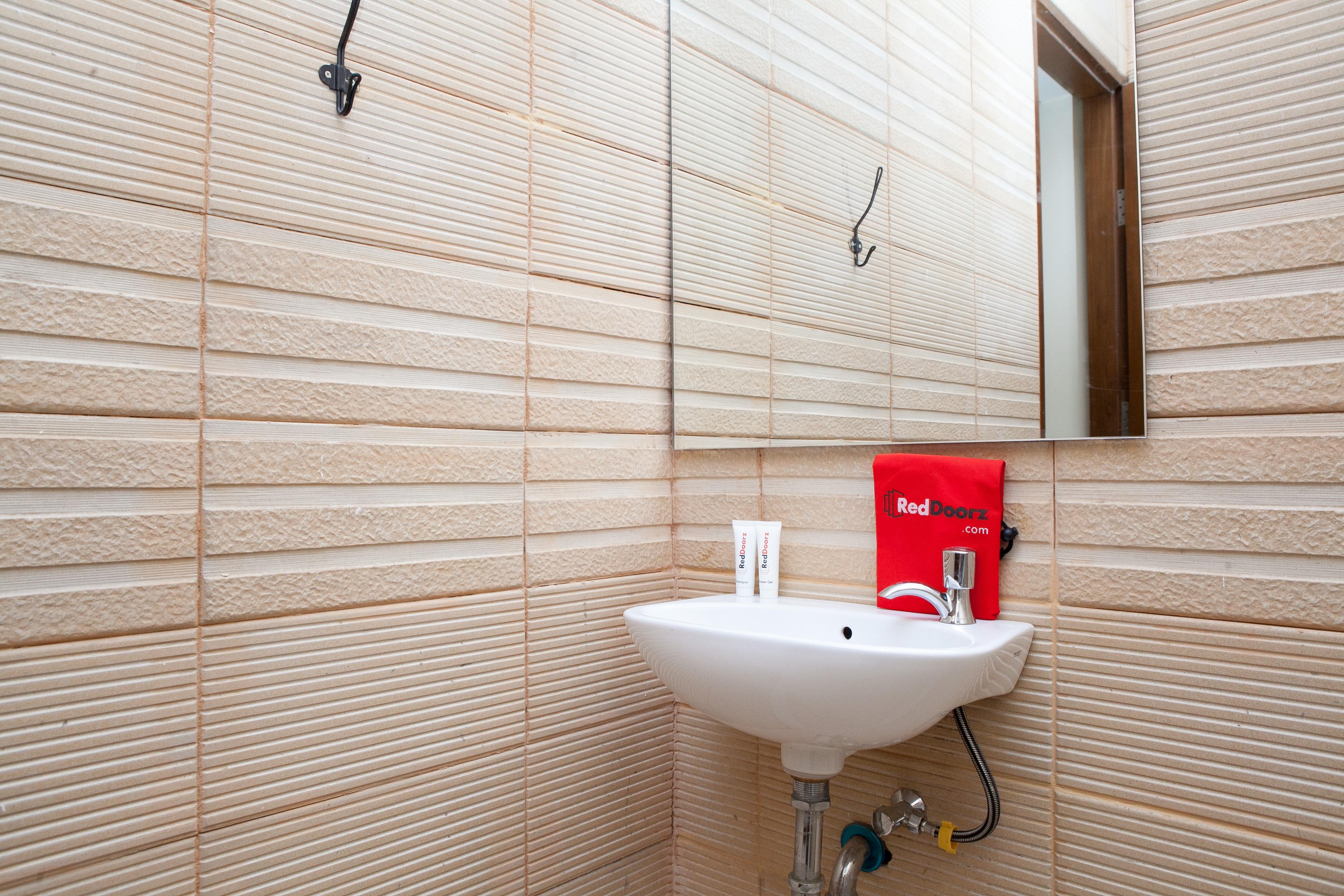 Reddoorz Plus Near Pasundan University Μπαντούνγκ Εξωτερικό φωτογραφία