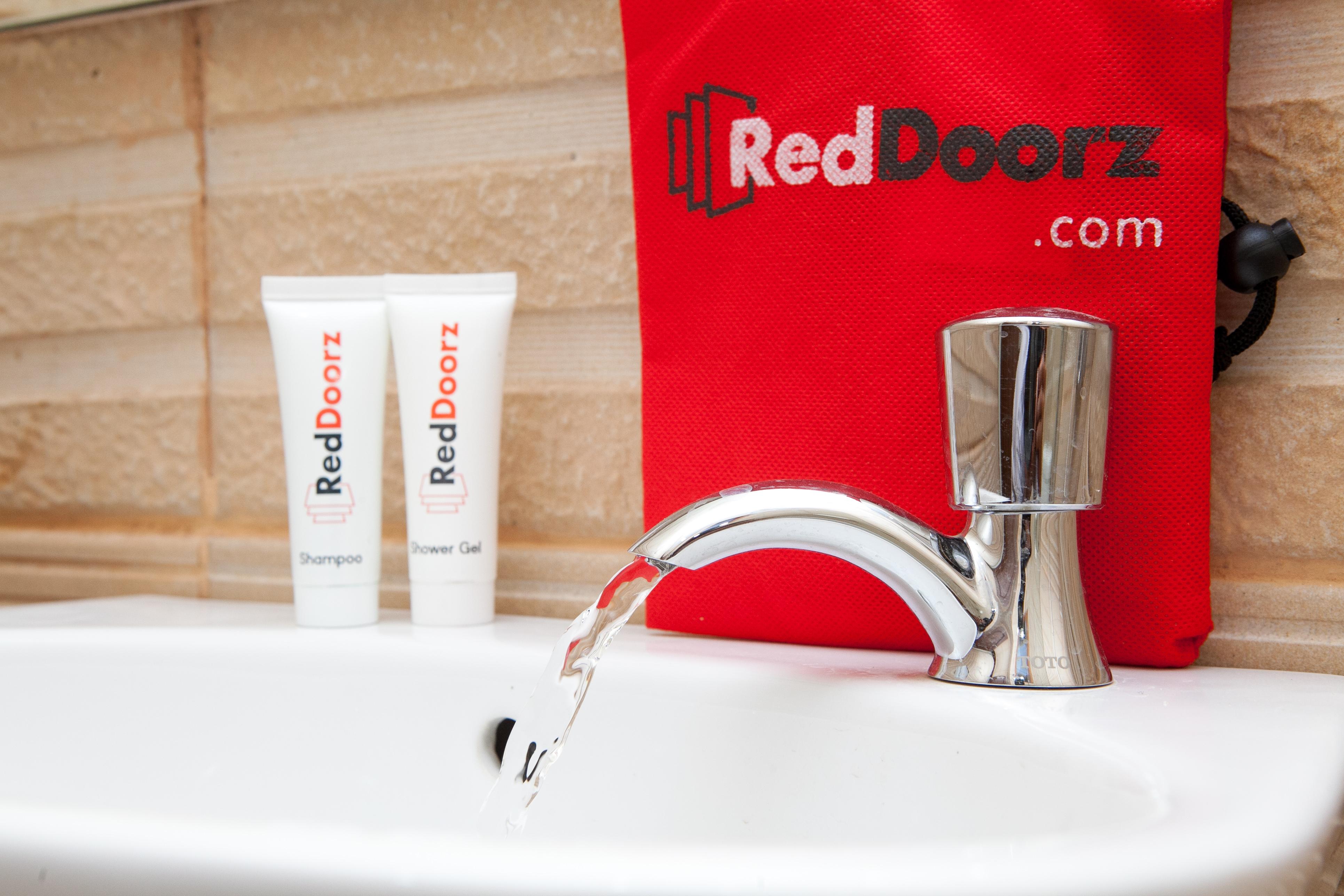 Reddoorz Plus Near Pasundan University Μπαντούνγκ Εξωτερικό φωτογραφία