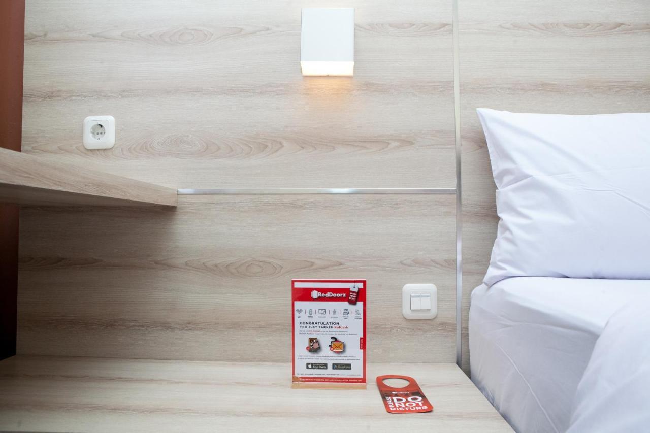 Reddoorz Plus Near Pasundan University Μπαντούνγκ Εξωτερικό φωτογραφία