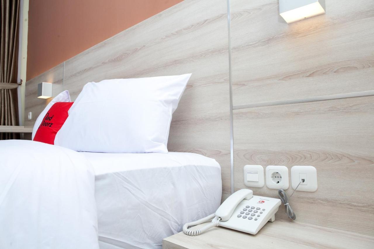 Reddoorz Plus Near Pasundan University Μπαντούνγκ Εξωτερικό φωτογραφία